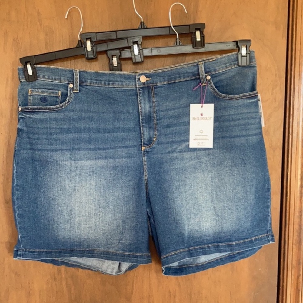 Relisted Gloria Vanderbilt Amanda jean Short w slimming panel denim flex 22W - Picture 3 of 16